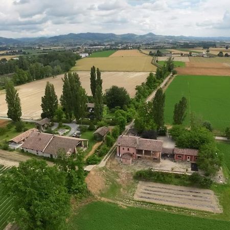 Agriturismo Le Corti Della Gualdana โวเกรา ภายนอก รูปภาพ
