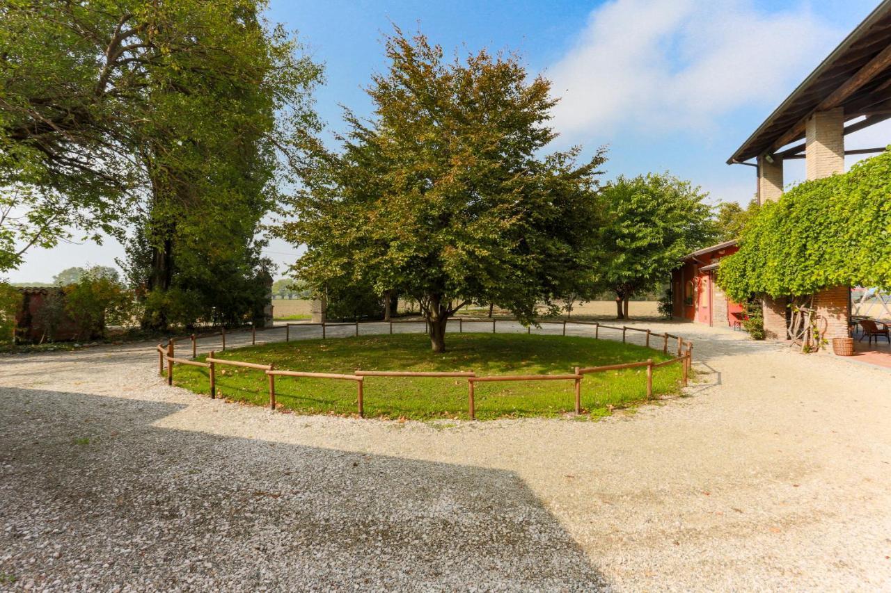 Agriturismo Le Corti Della Gualdana โวเกรา ภายนอก รูปภาพ