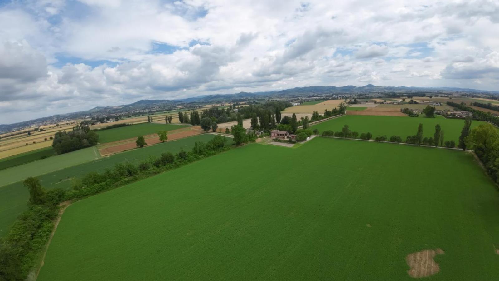 Agriturismo Le Corti Della Gualdana โวเกรา ภายนอก รูปภาพ