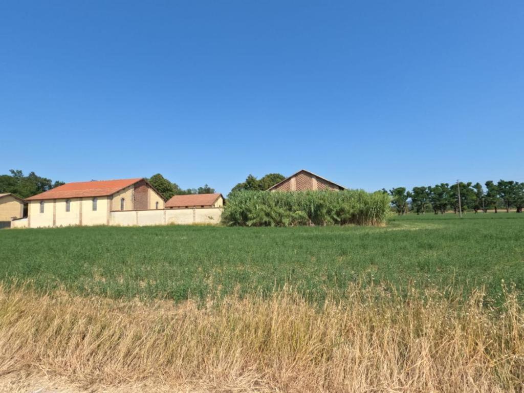 Agriturismo Le Corti Della Gualdana โวเกรา ภายนอก รูปภาพ